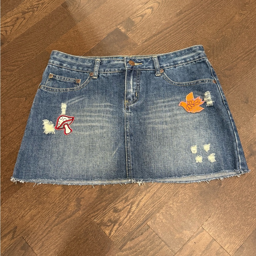 Super cute Delia’s Demi mini skirt size 7